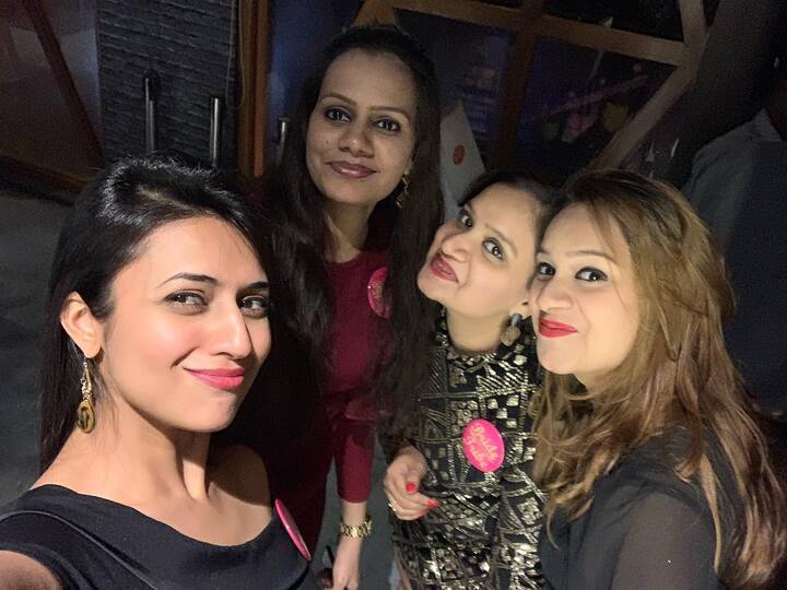 Divyanka is know to the selfie queen of small screen and she performs as per expectations at this Bachelorrete party too