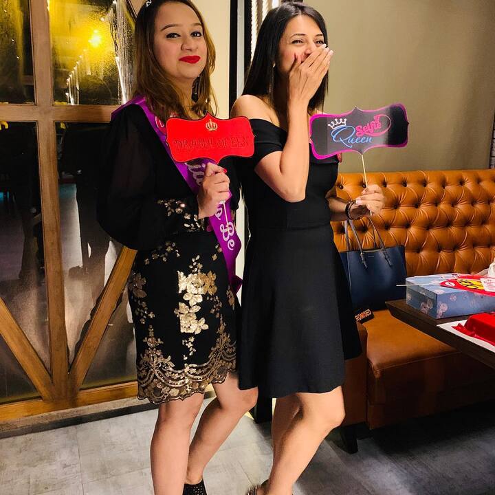 Slaying in a black short dress, Divyanka looked stunning and so did the girl pals of the actess and her friend