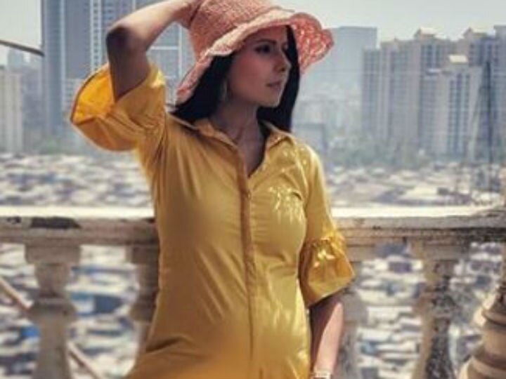 TV actress Chhavi Mittal flaunts her HUGE BABY BUMP in a beautiful yellow dress IN PICS: Mommy-to-be TV actress looks like a ray of sunshine flaunting her HUGE BABY BUMP