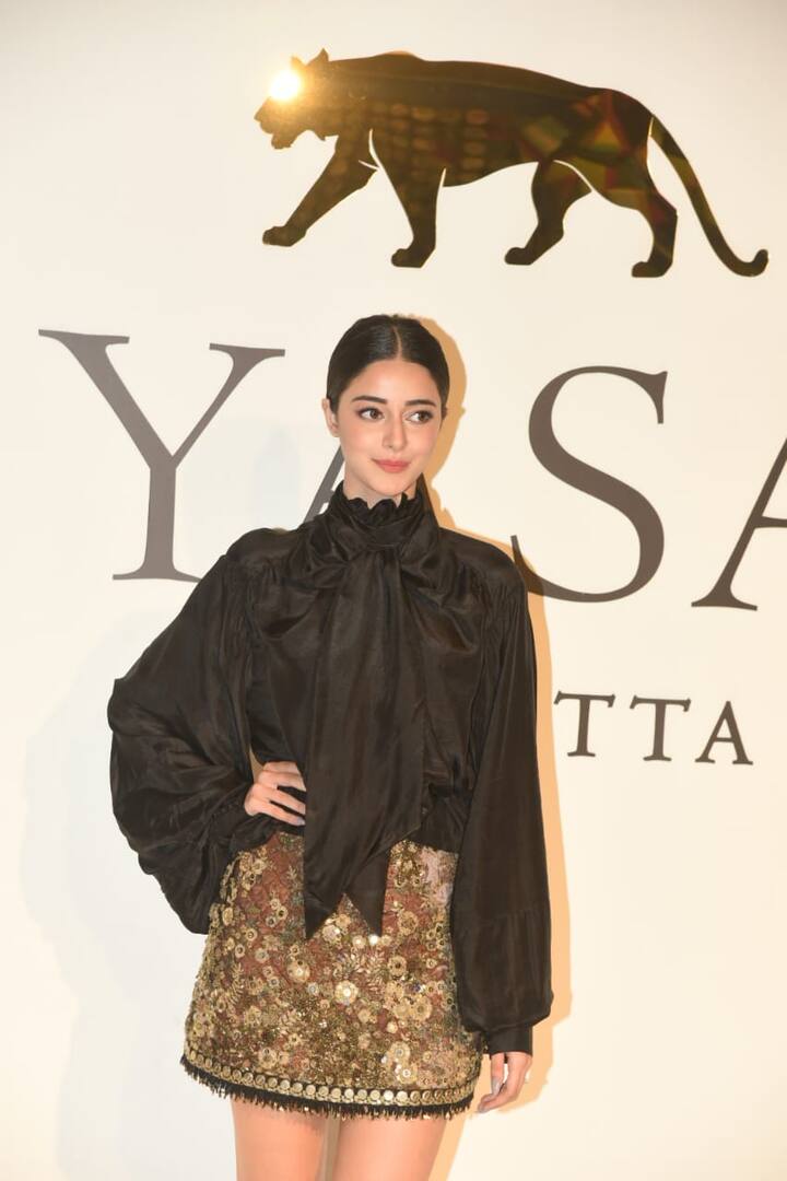Ananya Panday, who will make her debut with ‘Student of the Year 2’, looked stunning in her black outfit.