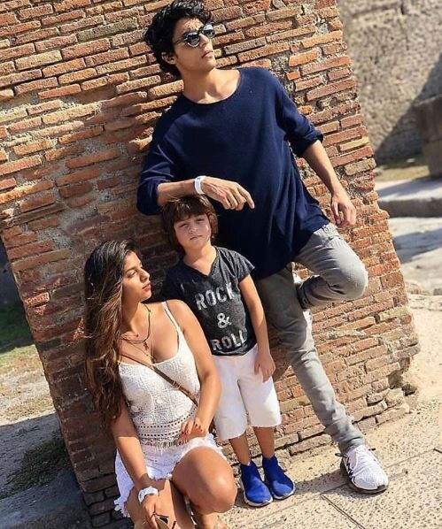 Shah Rukh Khan’s daughter Suhana stuns in her new picture looking every inch of a DIVA!