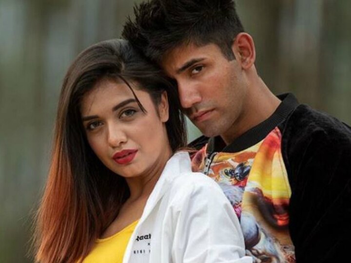 Ragini MMS - Varun Sood and Divya Agrawal to play lead roles in the new season of ALTBalaji's web-series! Real-life couple Divya Agarwal & Varun Sood bag lead roles in new 'Ragini MMS' web-series?