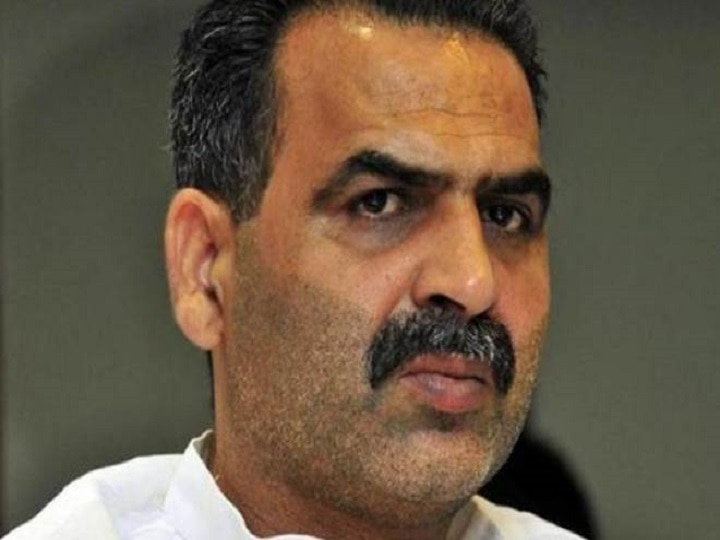 BJP candidate Sanjeev Balyan alleges 'fake voting' by burqa-clad women in Muzaffarnagar BJP candidate Sanjeev Balyan alleges 'fake voting' by burqa-clad women in Muzaffarnagar