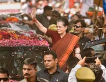 Modi not invincible, don\'t forget 2004: Sonia Gandhi
