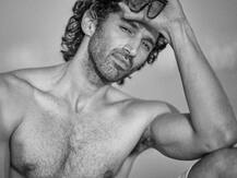 Aditya Roy Kapur not DATING anyone, says \'I\'m happy and single\'