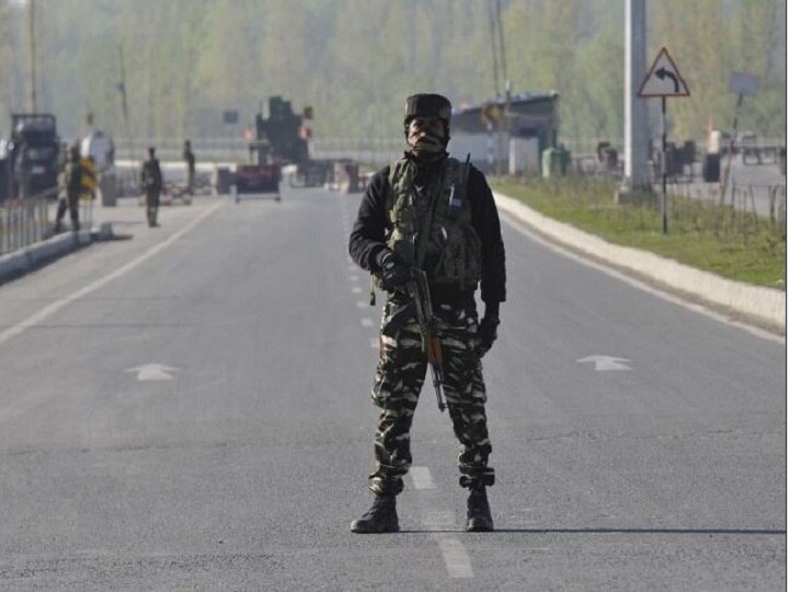 J&K on alert after intelligence inputs about possible terror attack on Srinagar highway J&K on alert after intelligence inputs about possible terror attack on Srinagar highway