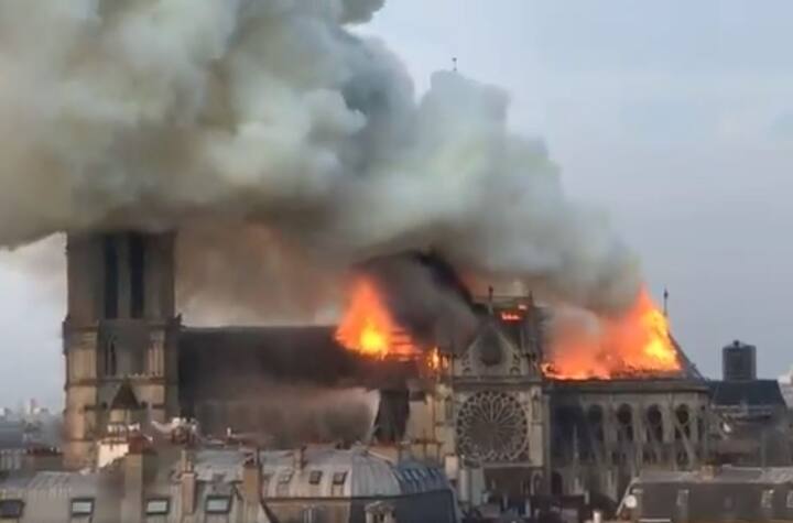 Hidalgo tweeted: “A terrible fire is underway at Notre Dame Cathedral in Paris. The fire brigade are trying to control the fire. We are mobilized locally in close connection with church authorities. I ask everyone to respect the security perimeter.”