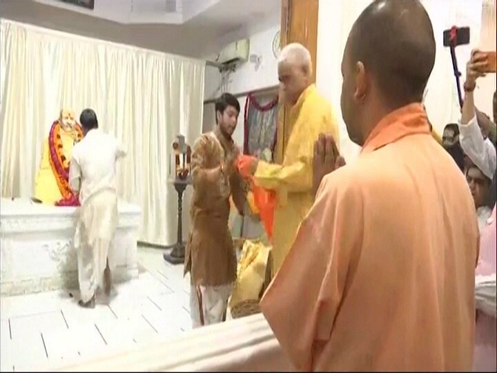 UP CM Yogi Adityanath visits Hanuman temple amid EC campaign ban for 'Bajrang Bali' remarks UP CM Yogi Adityanath visits Hanuman temple amid EC's campaign ban for 'Bajrang Bali' remark