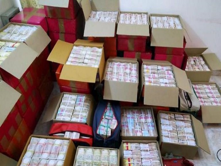 2019 LS polls I-T seizes Rs 1.48 cr cash suspected to bribe voters in Tamil Nadu's Theni I-T seizes Rs 1.48 cr cash suspected to bribe voters ahead of bypoll in Tamil Nadu's Theni