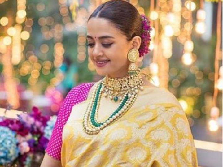 Hate Story 2 actress Surveen Chawla blessed with a baby girl, names her Eva 'Hate Story 2' actress Surveen Chawla BLESSED with a baby girl, REVEALS name of her daughter