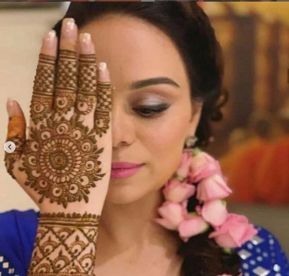 Ripci is a Delhi-based fashion designer and Ssharad’s sister introduced her to the actor.