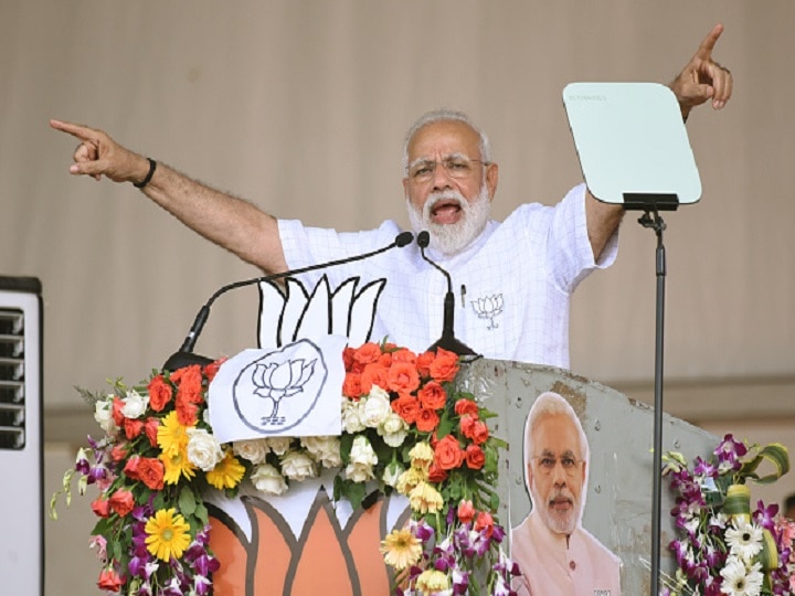 PM Modi announces sops for traders, Rs 50 lakh loan without collateral, credit cards, pension if NDA re-elected PM Modi announces sops for traders! Rs 50 lakh loan, credit cards, pension, if NDA re-elected