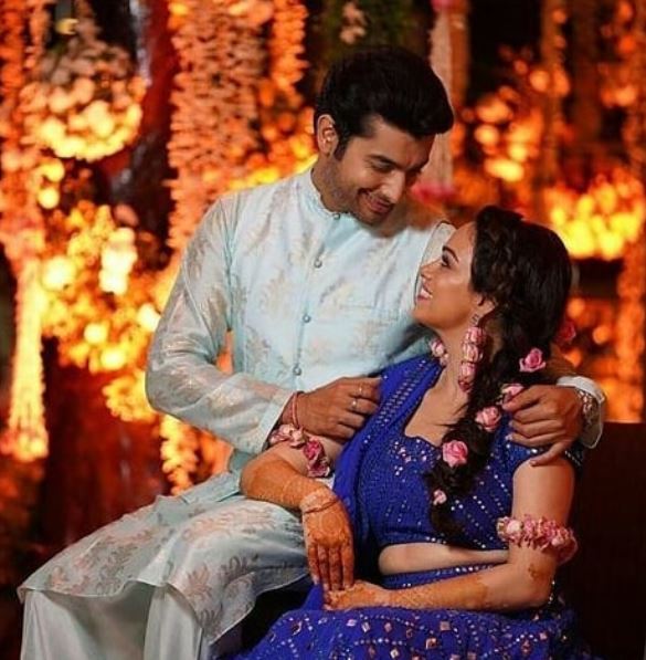 TV actor Ssharad Malhotra-Ripci Bhatia look like a match made in heaven at their SANGEET & ENGAGEMENT ceremony; Inside PICS & VIDEOS!