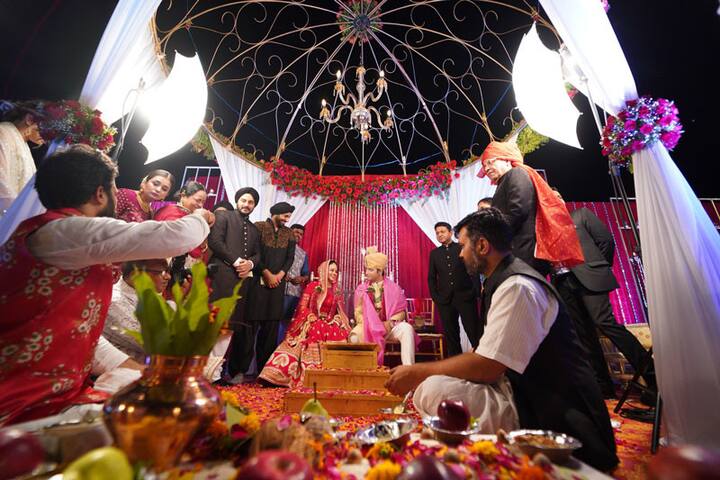 ALL PICS CREDIT: INSTAGRAM/Ssharad Malhotra fan club