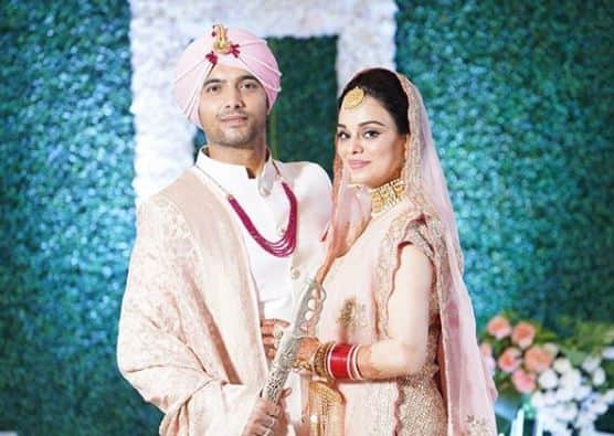 First check out the pics from Ssharad and Ripci's Anand Karaj ceremony pics.