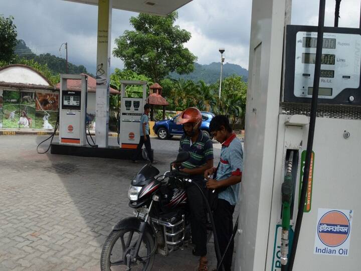 Petrol, Diesel Prices Hiked By 60 Paise Per Litre For Second Consecutive Day Petrol, Diesel Prices Hiked By 60 Paise Per Litre For Second Consecutive Day
