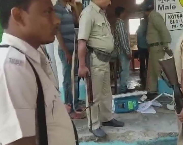 Lok Sabha elections Man hacked to death outsde booth during polling in West Bengal Lok Sabha elections: Man hacked to death outside booth during polling in West Bengal