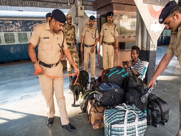 TERROR ALERT! JeM 'threatens' to blow up railway stations in western UP, security beefed up in Delhi too TERROR ALERT! JeM 'threatens' to blow up railway stations in western UP, security beefed up in Delhi too