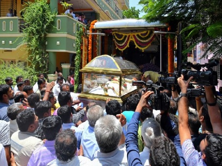 Sri Lanka blasts, Mortal remains of 5 Karnataka victims brought home Sri Lanka blasts: Mortal remains of 5 Karnataka victims brought home