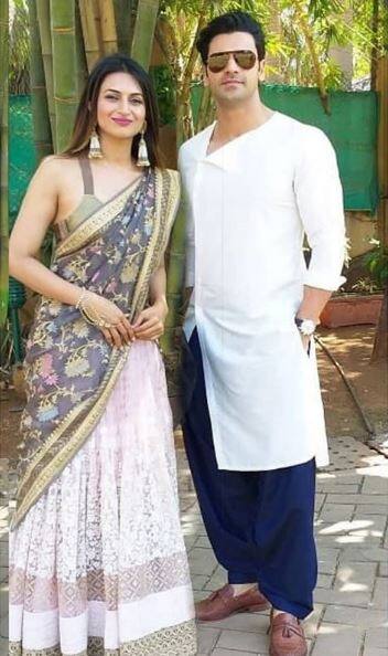 'Yeh Hai Mohabbatein' actress Divyanka Tripathi & 'Qayamat Ki Raat'a ctor Vivek Dahiya are one of the most loved couples of small-screen. The couple, who got married in July 2016 and are in a happy space. Both of them are active on social media and their pictures with each other often goes viral. (Photo: Instagram)