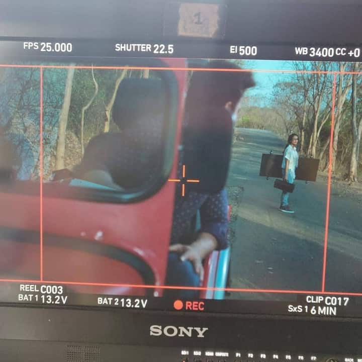 Here's another picture from 'Naagin 3' sets and looks like this will mark the introduction of Mahir-Bela post reincarnation on the show