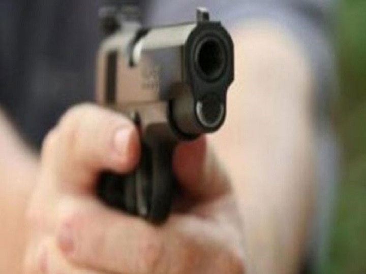 23-year-old man shot at by two bike-borne assailants for not sharing cigarette 23-year-old man shot at by two bike-borne assailants for not sharing cigarette