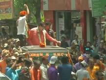 2019 LS Polls: Wrestler Great Khali campaigns for BJP\'s Jadavpur candidate Anupam Hazra