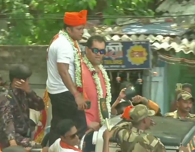 Lok Sabha elections: Wrestler Great Khali campaigns for BJP's Jadavpur candidate Anupam Hazra Lok Sabha elections Wrestler Great Khali campaigns for BJP's Jadavpur candidate Anupam Hazra