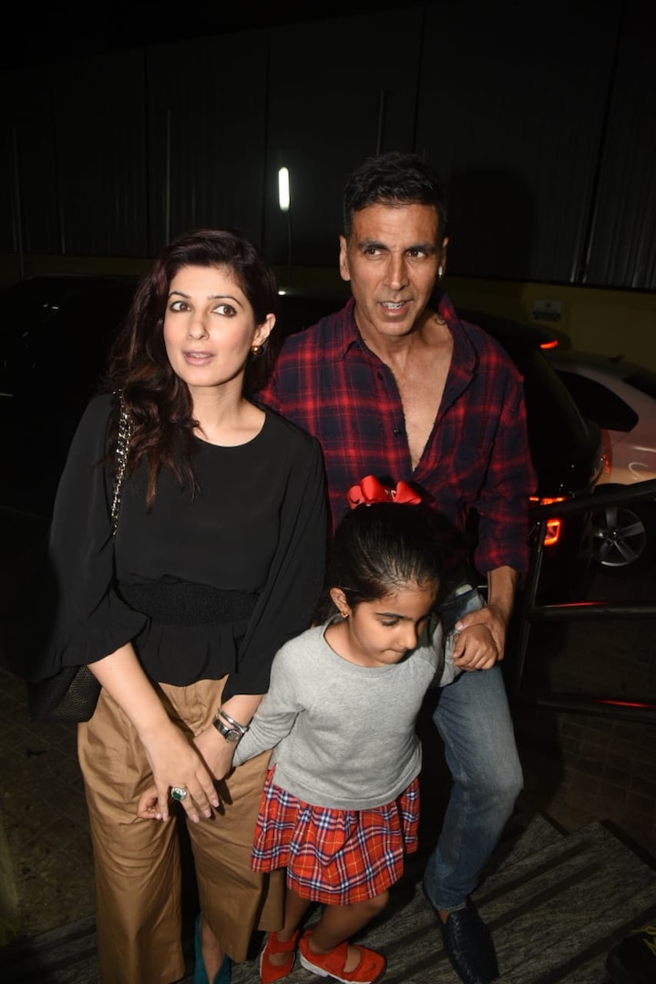 PM Modi had told Akshay, ‘’ Social media se kayi jaankariyaan milti hain. Aur mai aapka bhi twitter dekhta hun aur aur twinkle khanna ji ka bhi twitter dekhta hun. Aur kabhi kabhi to mujhe lagta hai ki wo jo mere oopar gussa nikalti hain twitter pe to uske kaaran aapke pariwaarik jeewan mei badi shaanti rehti hogi.’’ Akki had laughed while listening to what our PM had to say!