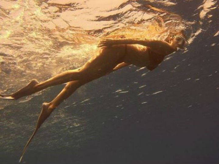 Malaika Arora channels her inner mermaid in these beautiful underwater clicks posing in a red BIKINI Malaika Arora channels her inner mermaid in these beautiful underwater clicks posing in a red BIKINI