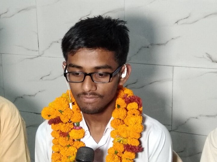 UP Board Results 2019 class 10th Declared- Gautam Raghuvanshi tops with 97.17 percent, Shivam secures second spot with 97 percent UP Board Results 2019 class 10th Declared: Gautam Raghuvanshi tops with 97.17%, Shivam secures second spot