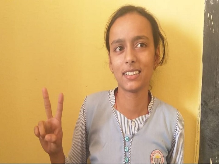 UP Board Result 2019- Tanu Tomar tops Class 12th exam, hails parents, teachers support for her stupendous feat Watch | Meet Tanu Tomar - UP Board Class 12th topper; Here's what she says about her stupendous feat