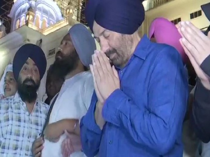 Sunny Deol to file nominations from Gurdaspur today, offers prayers at Golden Temple Sunny Deol to file nomination from Gurdaspur today; offers prayers at Golden Temple