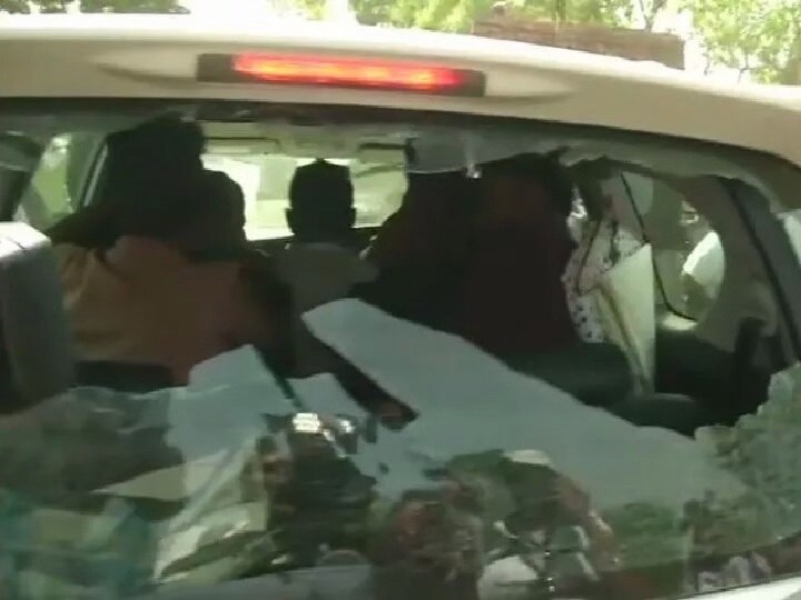 2019 LS polls TMC workers, security personnel clash in WB's Asansol Babul Supriyo's car vandalised 2019 LS polls: TMC workers, security personnel clash in WB's Asansol, Babul Supriyo's car vandalised