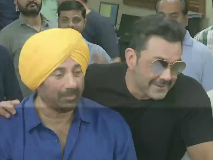 Sunny Deol files nomination as BJP candidate from Gurdaspur parliamentary constituency! Donning a turban, Sunny Deol files nomination as BJP candidate from Gurdaspur parliamentary constituency