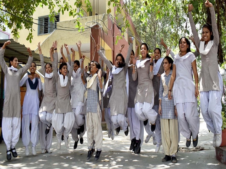 CBSE Class 12th Result 2020: Girls Outshine Boys Again This Year With 92.15 Pass Percentage CBSE Class 12th Result 2020: Girls Outshine Boys Again This Year With 92.15 Pass Percentage