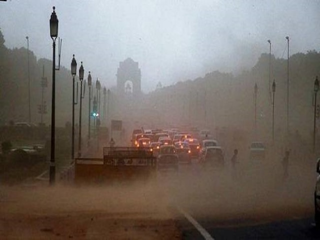 Dust storm, light rain bring temperature down in Delh-NCR; operations halt at IGI airport Dust storm coupled with light rain brings mercury down in Delhi-NCR; operations halted at IGI