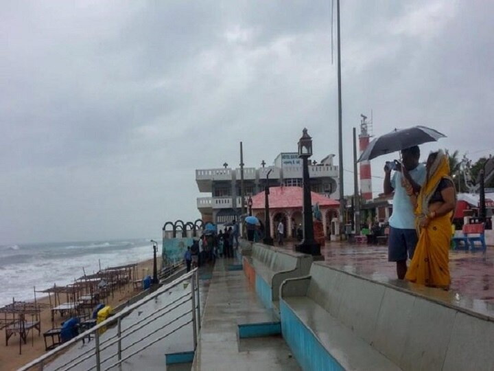 Cyclone Fani Railways to run special trains to evacuate stranded tourists from Puri, 103 trains cancelled as precautionary measure Cyclone Fani: Railways to run special trains to evacuate stranded tourists from Puri