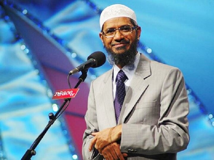 Zakir Naik says ED 'lying' on money laundering charges, asks agency to 'show spine' in treating his case Zakir Naik says ED 'lying' on money laundering charges, asks agency to 'show spine' in treating his case