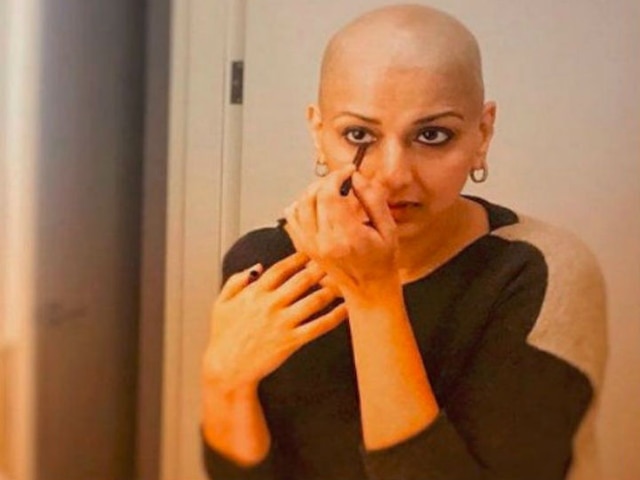 Sonali Bendre says she spent an entire night crying when she was diagnosed with cancer! Watch video Sonali Bendre wept for an entire night after cancer diagnosis