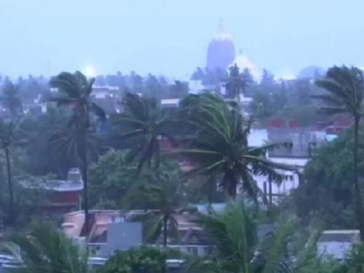 Massive preparations underway to fight cyclone Fani, Here's how you can protect yourself and family Massive preparations underway to fight cyclone Fani; Here's how you can protect yourself and family