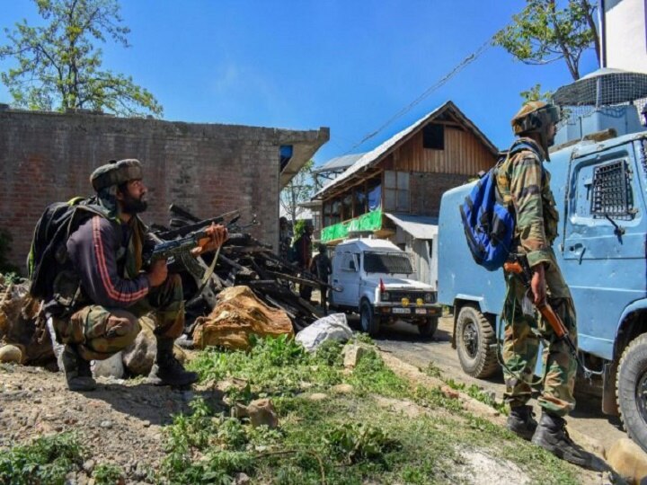 Burhan Wani mate Hizbul Mujahideen militant Lateef Tiger among 3 killed in Shopian encounter Burhan mate Hizbul militant Lateef Tiger among 3 killed in Shopian encounter