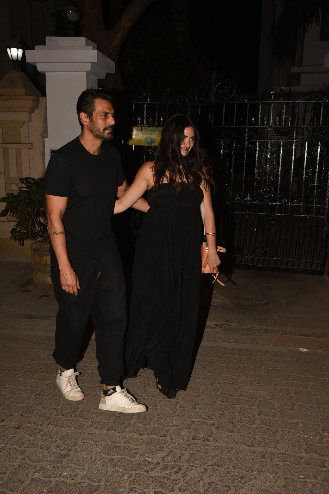 Arjun Rampal Pregnant Girlfriend Gabriella Demetriades Flaunts BABY ...