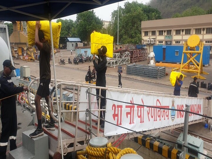 Cyclone Fani- Indian Navy launches rescue and rehabilitation effort in Odisha Cyclone 'Fani': Indian Navy launches rescue and rehabilitation effort in Odisha