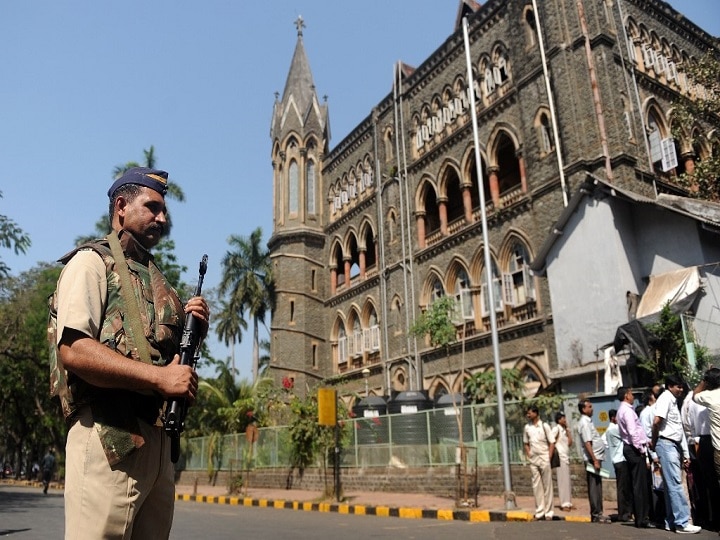 Bombay HC Asks Maharashtra Govt To Submit Status Report Of Migrants Gathering In Mumbai Bombay HC Asks Maharashtra Govt To Submit Status Report Of Migrants In Mumbai