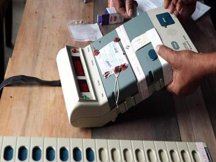 SC rejects plea filed by 21 Opposition leaders seeking random matching of VVPAT slips with EVMs during polls SC rejects plea filed by 21 Opposition leaders seeking random matching of VVPAT slips with EVMs during polls