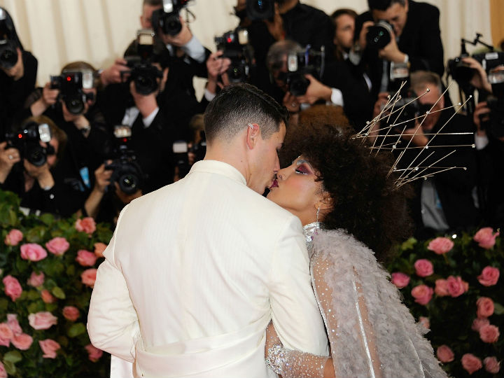 IN PICS: Priyanka Chopra steals a kiss from Nick Jonas on the iconic steps of MET Gala 2019