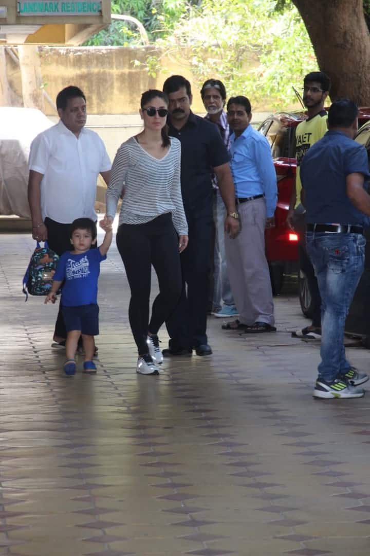 Both Kareena and Taimur posed for the shutterbugs before leaving for home 