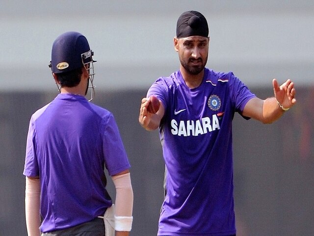 AAP-BJP pamphlet war: Harbhajan Singh comes out in support of Gautam Gambhir AAP-BJP pamphlet war Harbhajan Singh comes out in support of Gautam Gambhir