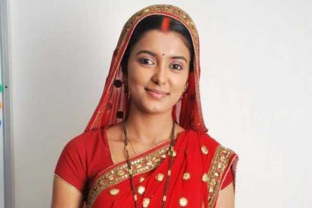 TV actress Richa Sony TROLLED for marrying a Muslim; She shuts down HATERS like a BOSS!